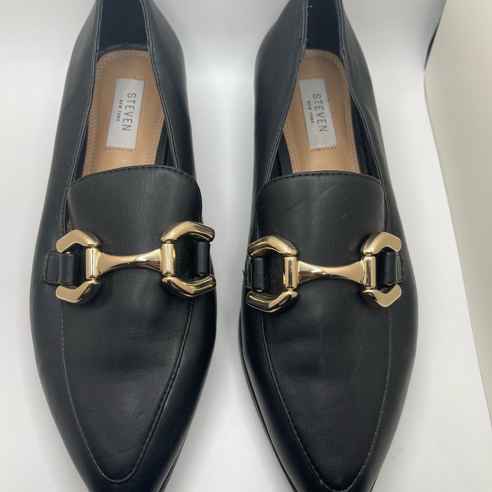 Elegant Black and Gold Leather Flats